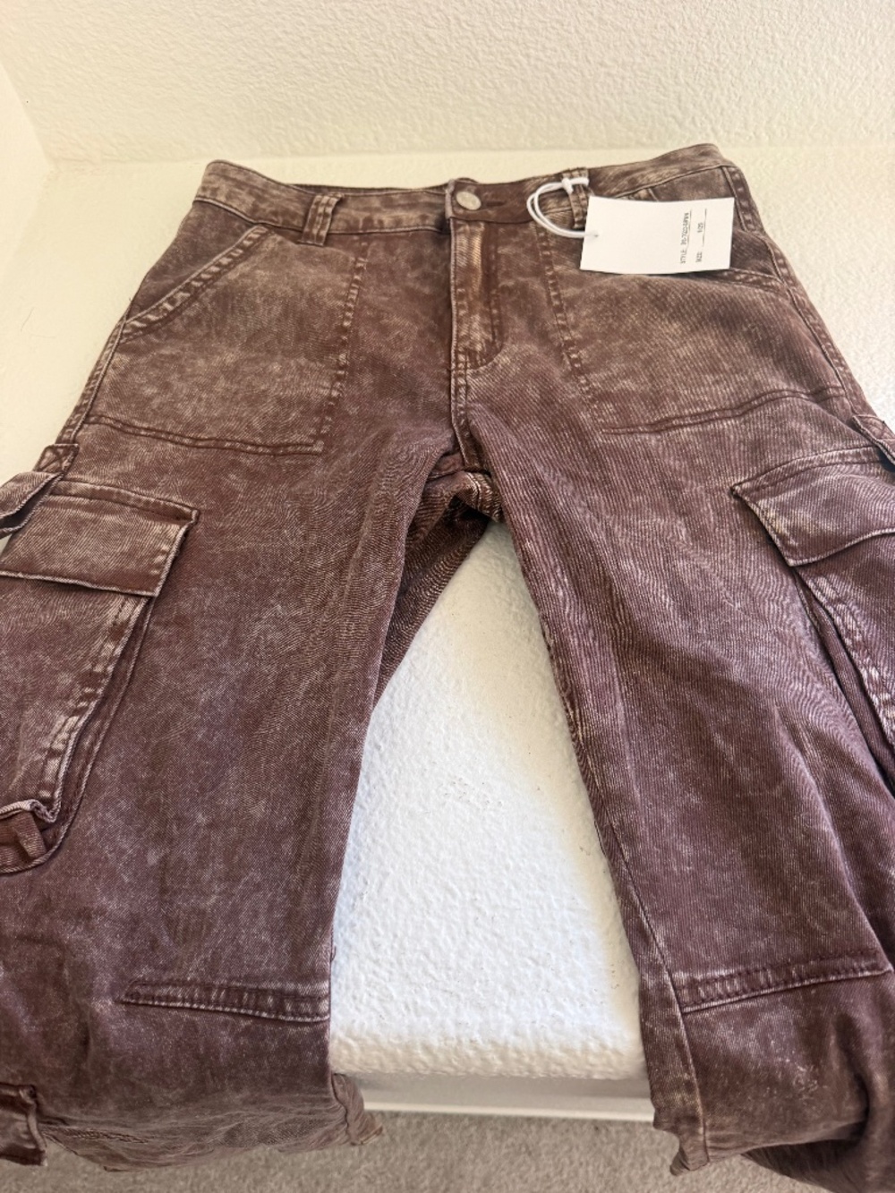 Brown Acid Wash Cargo Jeans 🤎